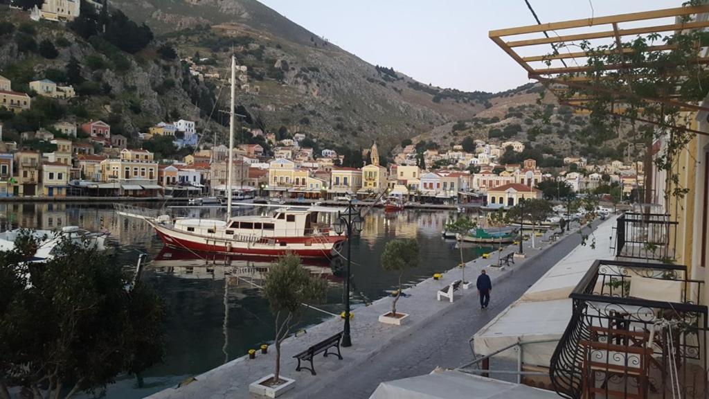 Symi Blue Port Apartment Esterno foto