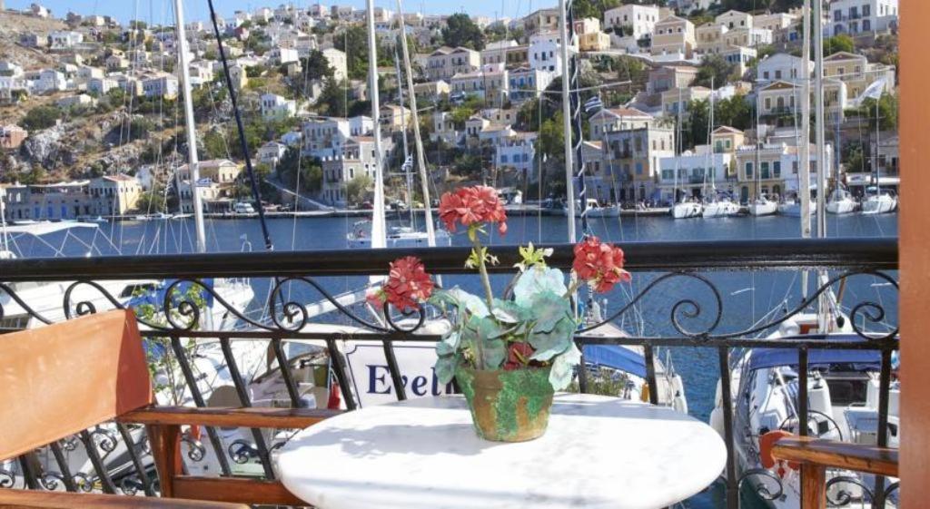 Symi Blue Port Apartment Esterno foto