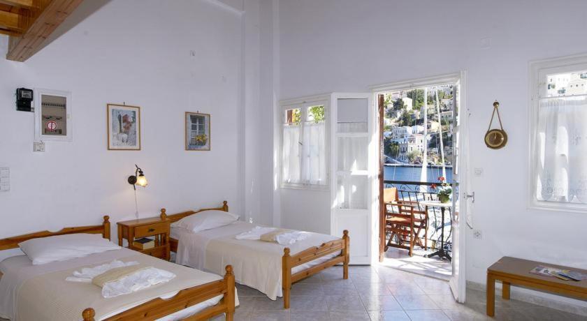 Symi Blue Port Apartment Esterno foto