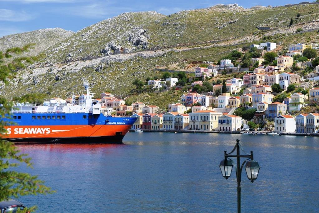 Symi Blue Port Apartment Esterno foto