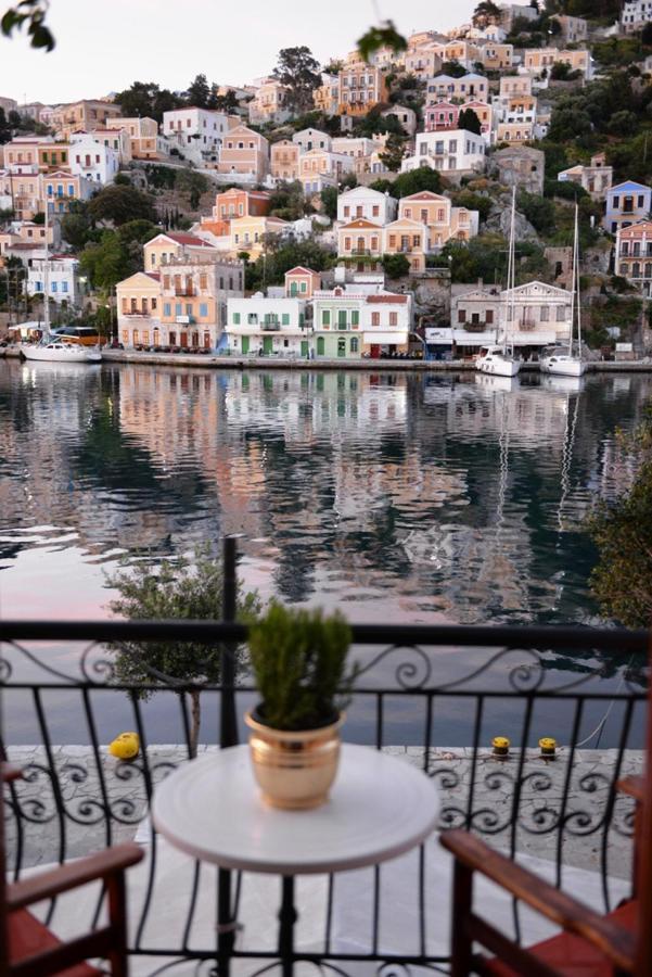 Symi Blue Port Apartment Esterno foto